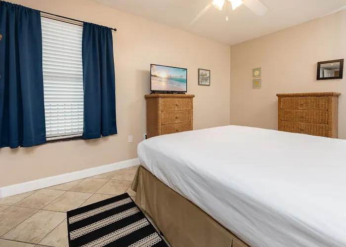 Apartment Island Winds West 674